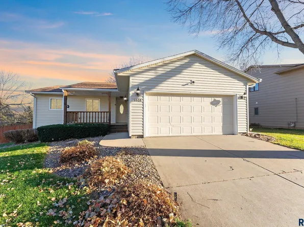1408 S Severn Ln, Sioux Falls, SD 57106