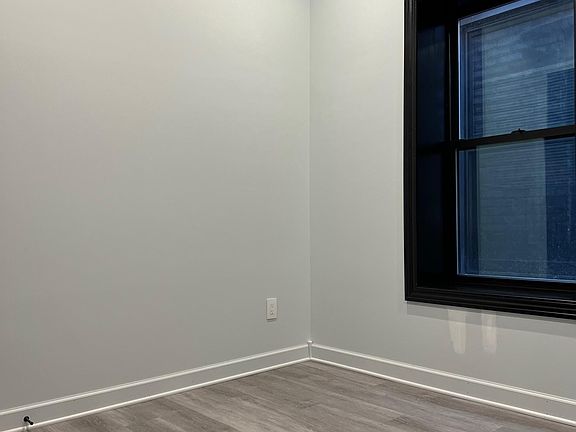 2nd image of 414 Shelden Ave