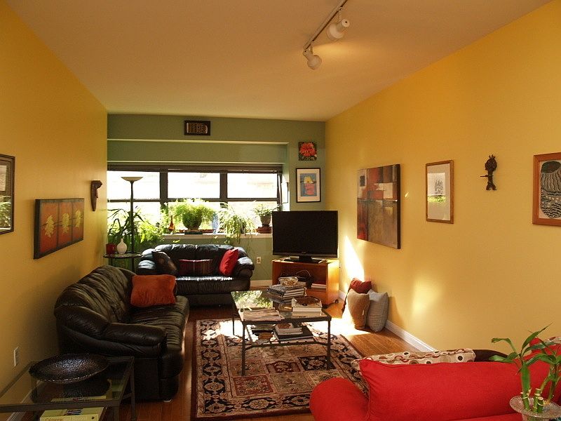 2nd image of 111 Mulberry St