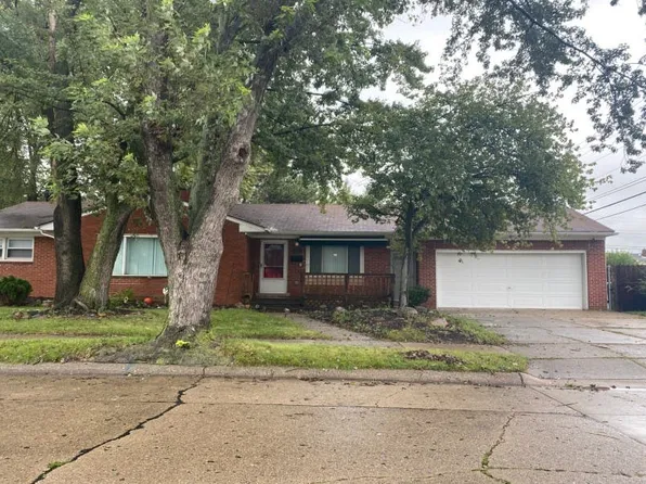 24510 Dale Ave, Eastpointe, MI 48021