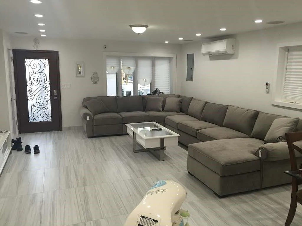 3 bed, 2.5 bath, 2052 sqft, $12,500 — Photo 3