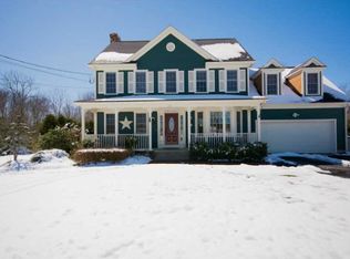 15 Naomi St, Bristol, RI 02809
