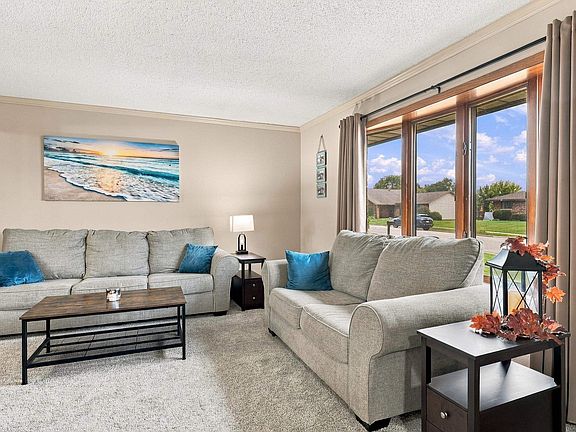 3rd image of 3075 Vail Trl