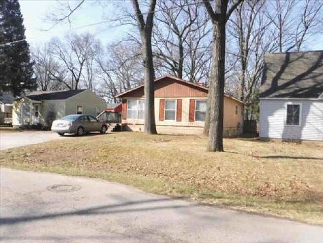 2nd image of 2885 Worden St