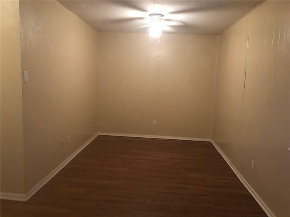 4th image of 3826 Plymouth Dr
