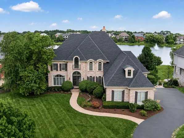 39W748 Goldenrod Dr, St Charles, IL 60175