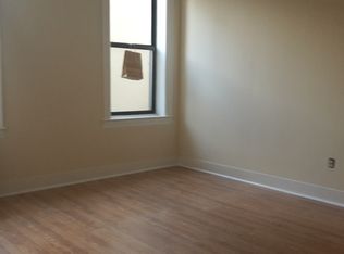 2828 42nd St #4A, Astoria, NY 11103