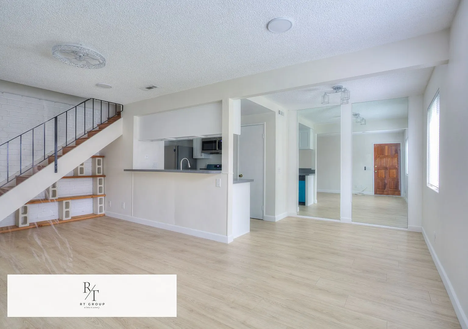 Newly Remodeled 2 Bed / 1 Bath Apartment For Rent! — Photo 4