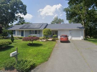 12 Holiday Dr, Fairhaven, MA 02719