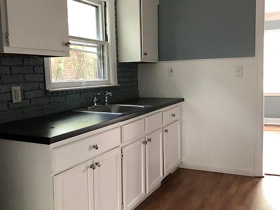 4th image of 18251 Brady Ave