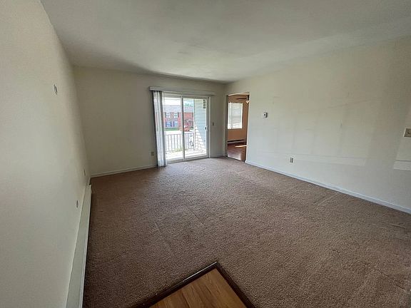 5th image of 40 Old Boorne Dr APT G4