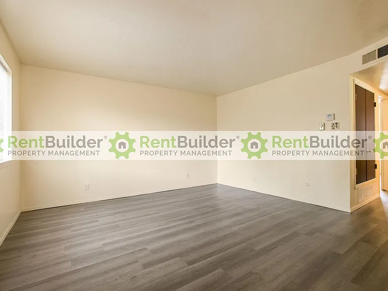 12124 Menaul Blvd NE — Photo 10
