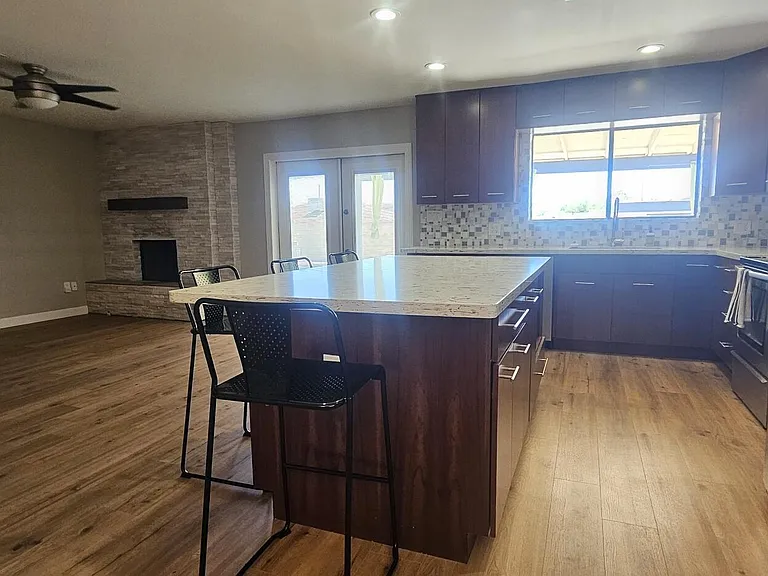 1131 E Redfield Rd — Photo 9