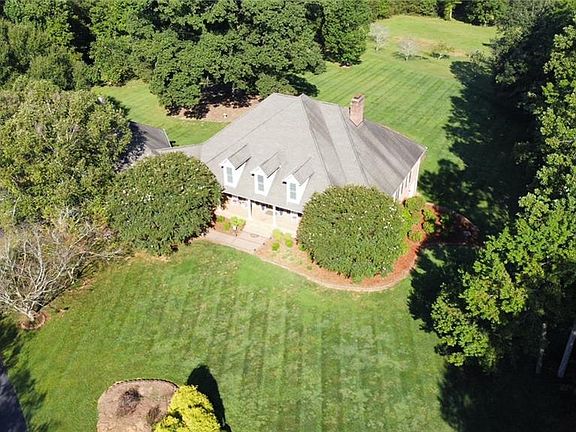 3rd image of 404 Ararat Rd
