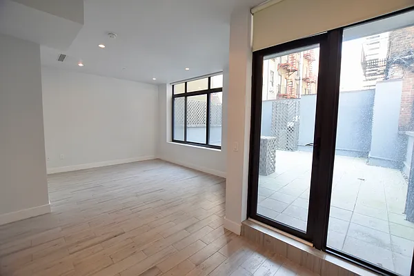 Rented by REAL New York | media 23