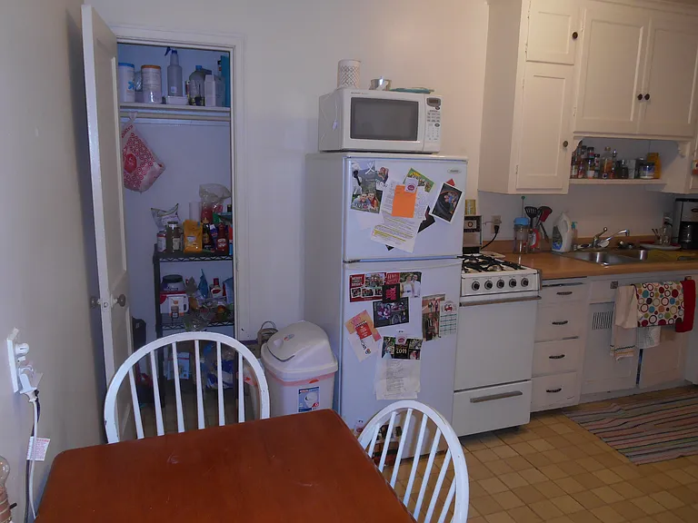 586 Holly Ave — Photo 14