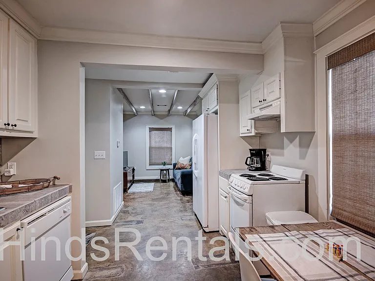 1142B Saint Ann St — Photo 7