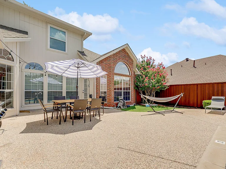 7309 Springfield Dr — Photo 35
