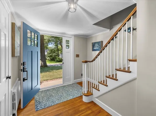 38 Cottage Ln, Weymouth, MA 02188