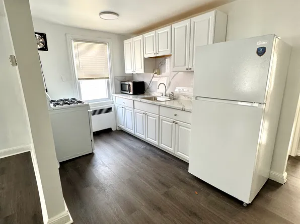 7520 Overbrook Ave, Philadelphia, PA 19151