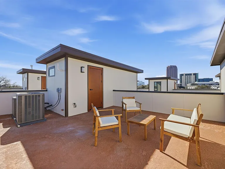 4635 Manett St #101 — Photo 30