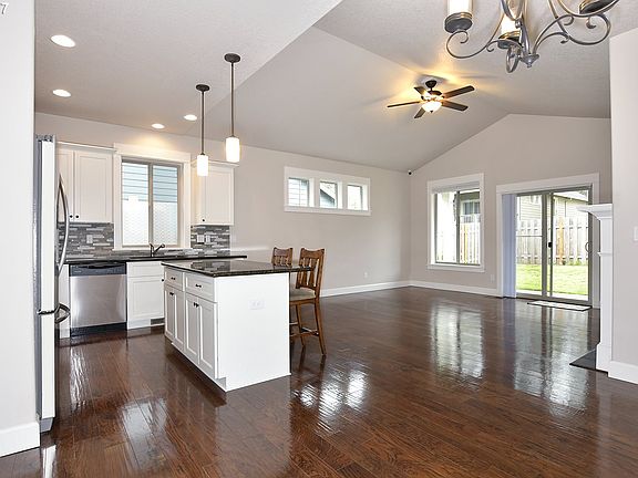 3rd image of 12619 SE 26th Dr