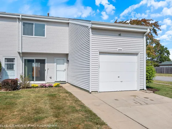 1898 Hickory Ln, Glendale Heights, IL 60139
