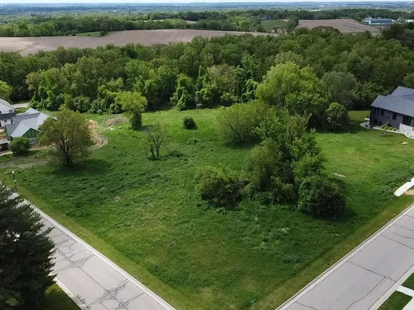 2810 Arbor Ridge Way, Janesville, WI 53548