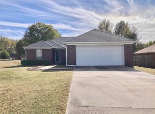 9 4th St, Greenbrier, AR 72058