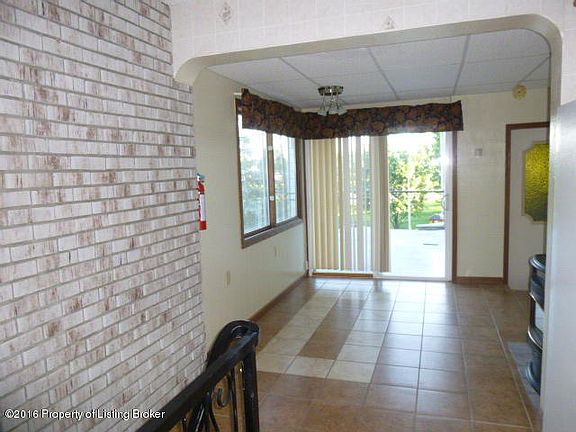 4th image of 1121 W B Ave