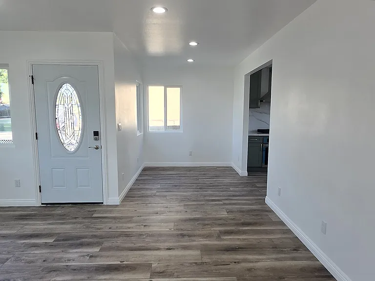 8132 Franklin St — Photo 11