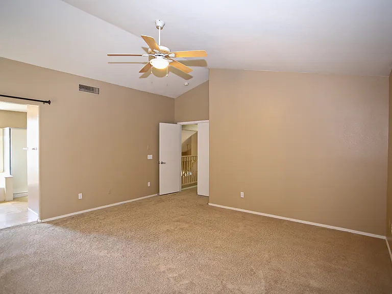 842 N Naples Dr — Photo 28