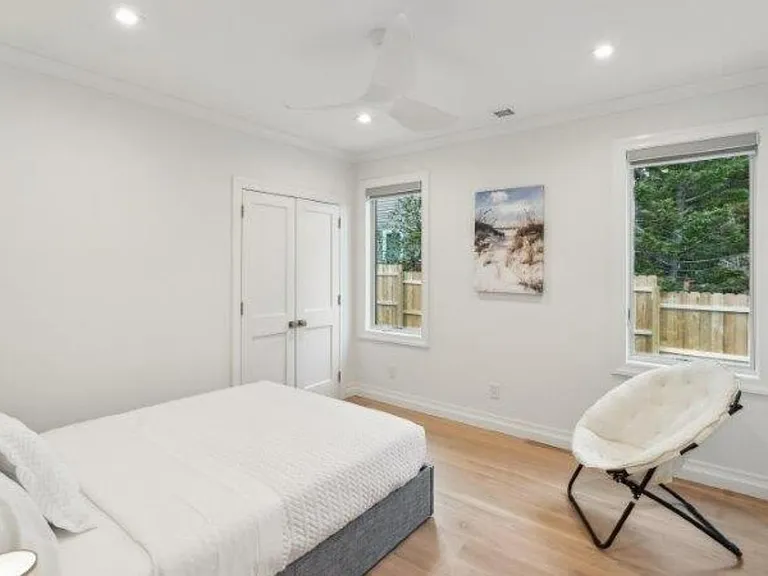 43 Newtown Ct — Photo 14