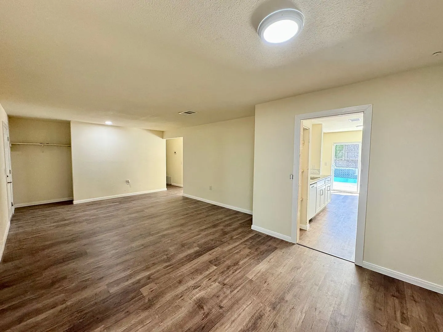 *Move In Special* Beautiful 3-Bedroom/ 2 Bath Remodeled Home! — Photo 3
