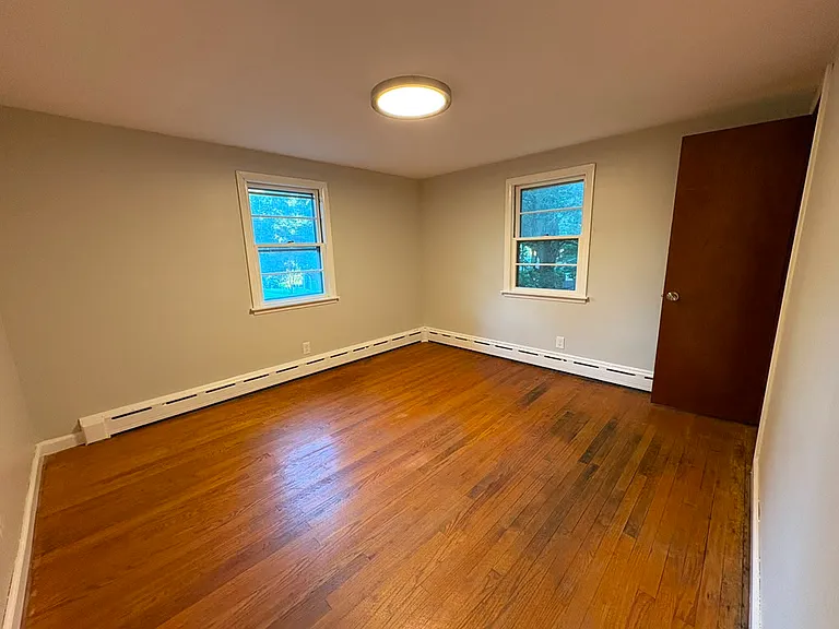 381 Colonial St — Photo 11