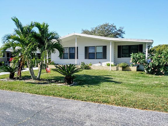 3rd image of 5700 Seven Oaks Dr
