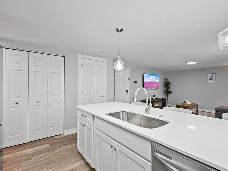 21 W 16th Street21 B01 Indianapolis #STREET21-B01 — Photo 10