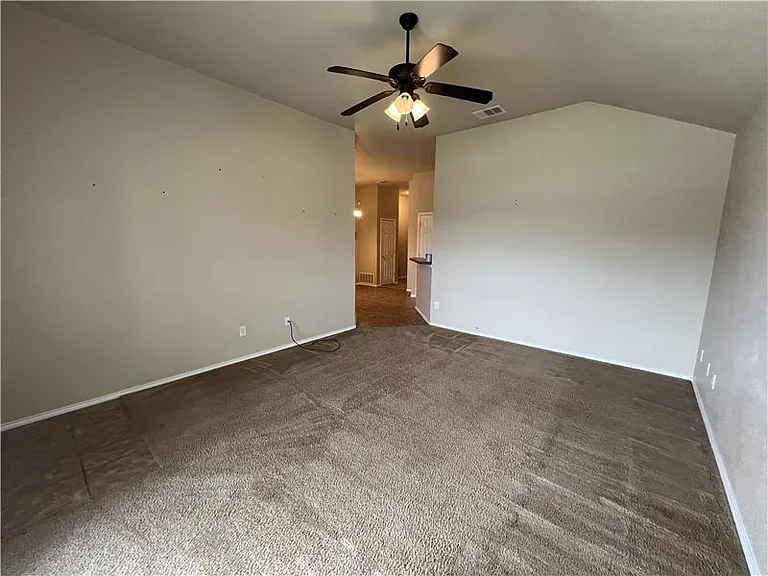 4205 Cambridge Dr #B — Photo 3