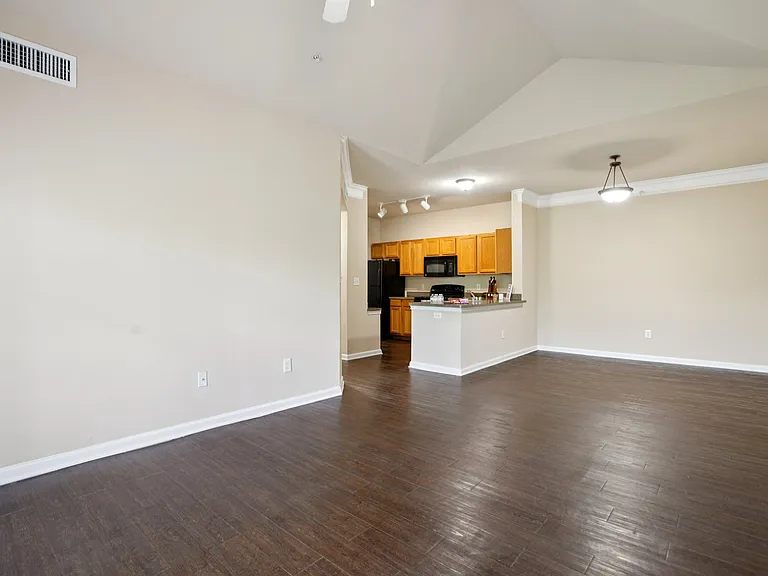 River Valley Apartments — Photo 20