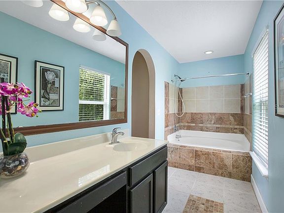5th image of 629 Crane Dr