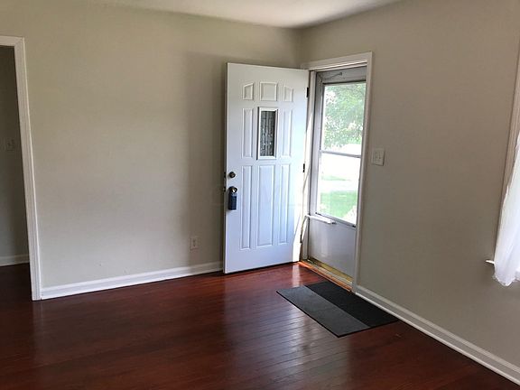 3rd image of 1286 Carolyn Ave