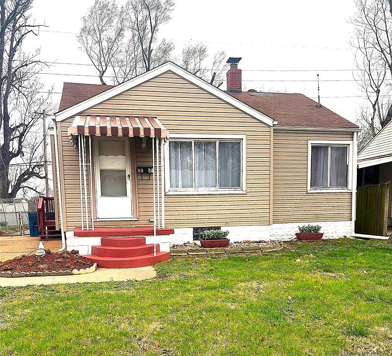 1st image of 2592 E 27th St