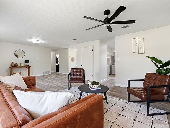 4th image of 1617 SE 14TH AVENUE
