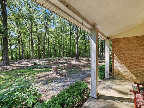 5th image of 8008 W Duncan Rd