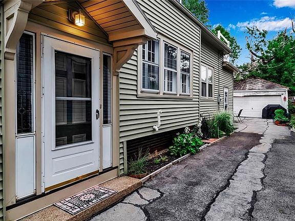 4th image of 51 Lyndale Ave