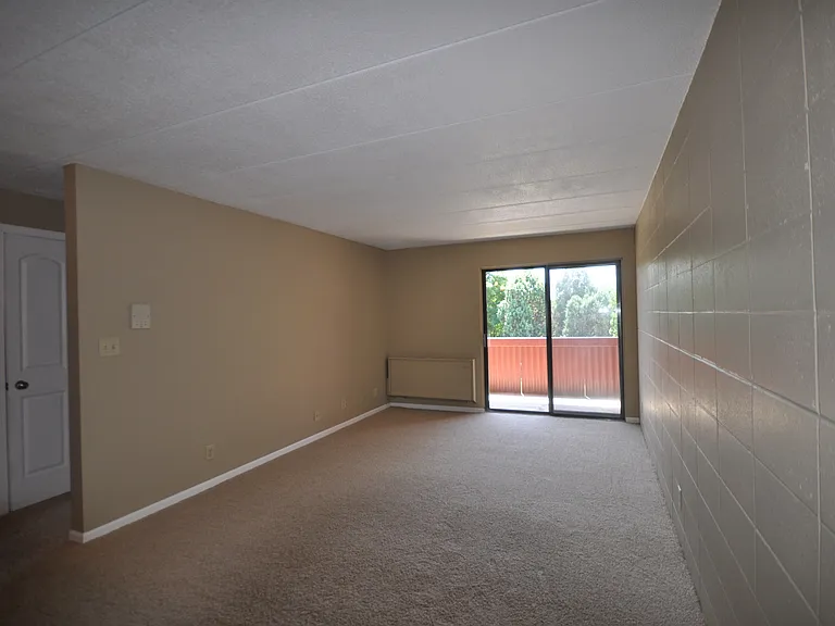 G Street Apartments — Photo 6