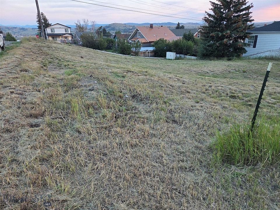 2nd image of W Diamond St