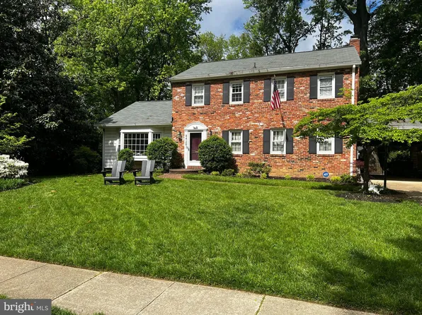 8428 Stable Dr, Alexandria, VA 22308