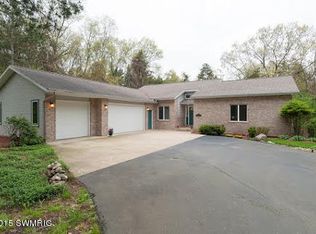 68398 Rambling Rose Dr, Lawton, MI 49065