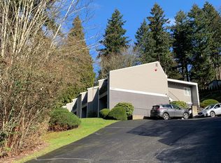 8200 170th Pl NE APT 7, Redmond, WA 98052